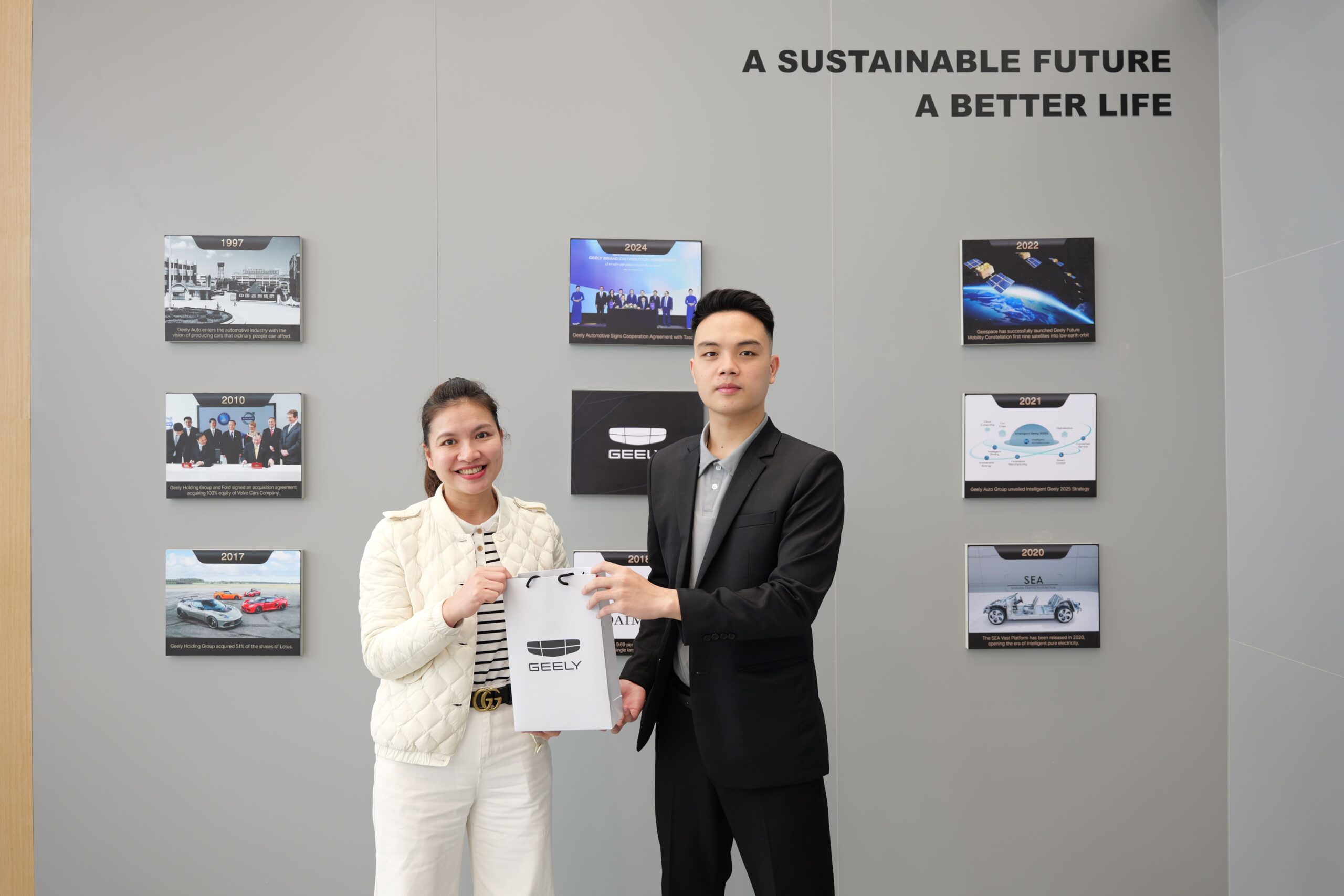 Những món quà độc quyền Geely Võ Văn Kiệt tri ân khách hàng 